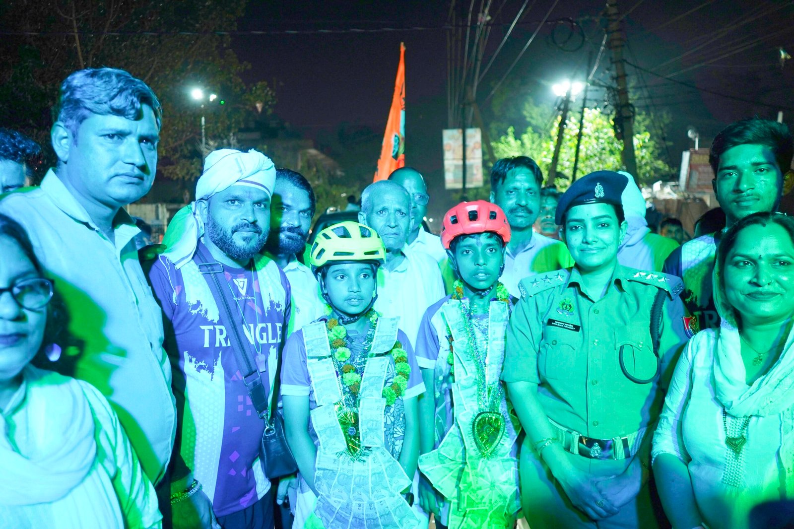 ग़ाज़ियाबाद: एसीपी उपासना पाण्डेय ने हरिद्वार से स्केटिंग कर गंगाजल लाने वाले बाल कलाकारों का किया स्वागत